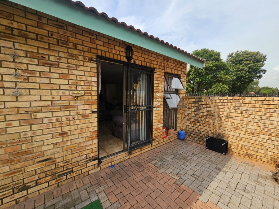 To Let 2 Bedroom Property for Rent in Vaalpark Free State